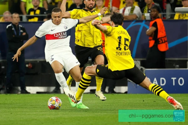 多特突破分球助攻，边路快攻撕开密集防守